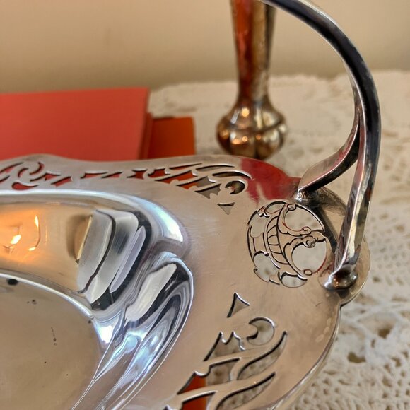 Vintage Silver Plate Oval Tray with Handle/ Blush Coloured Linen Crochet Napkin - Picture 8 of 16